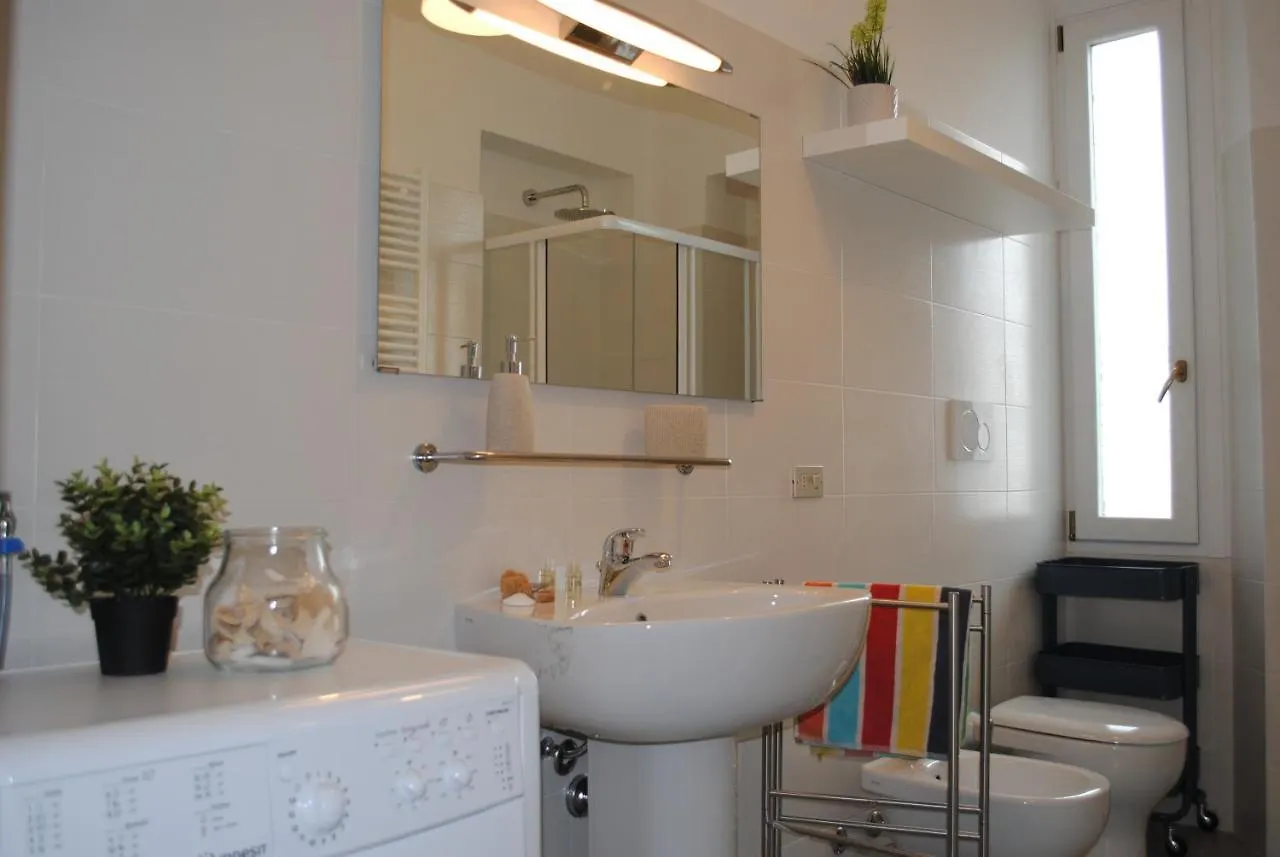 Bnbook Cascina Crennese غالاّراتي إيطاليا